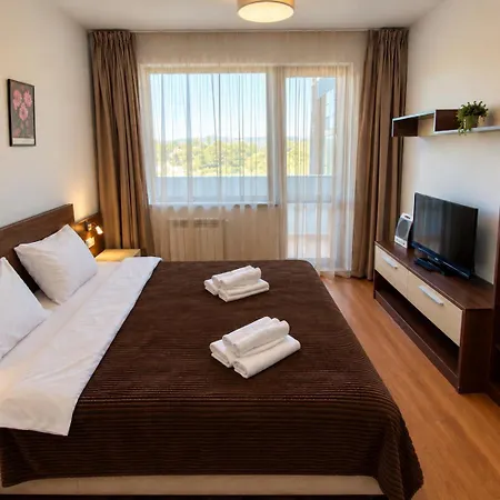 Belvedere F201 2-bedroom Mountain View & Direct Access *
